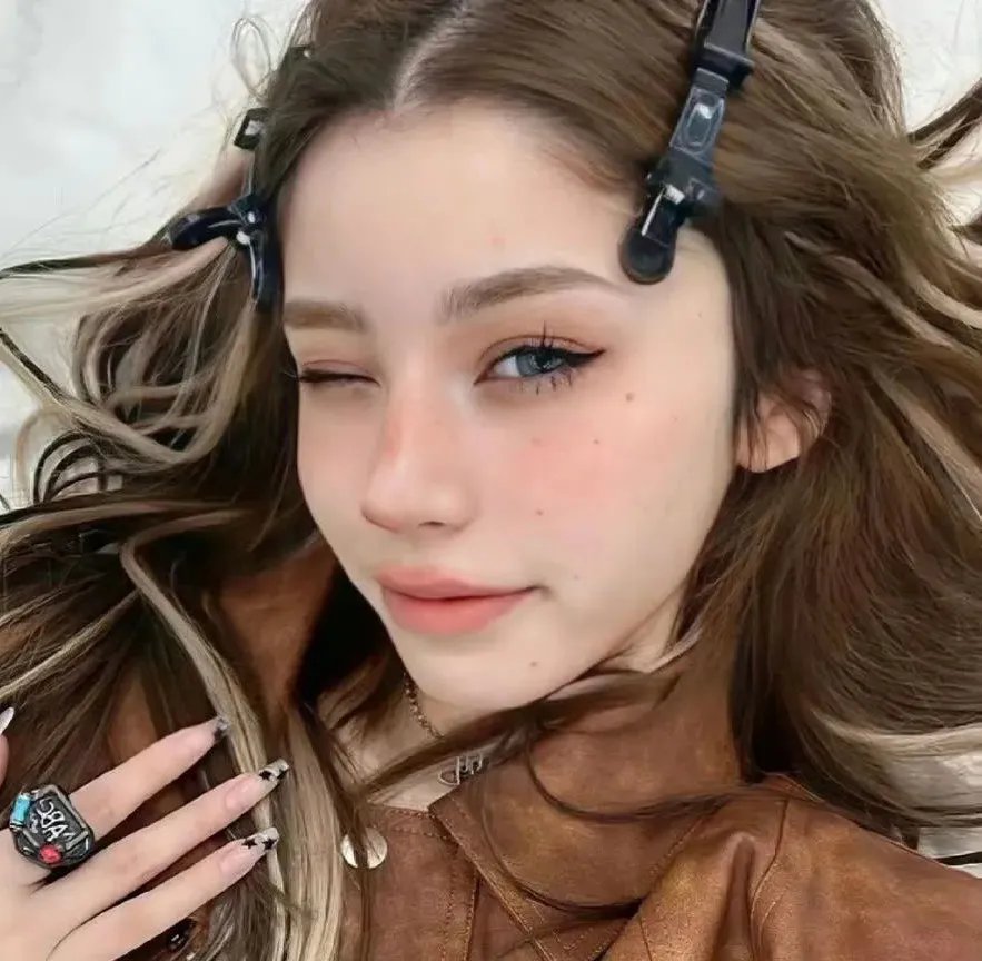 泰山大战女猎人海报