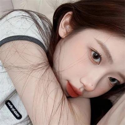 被狮子吃掉了海报