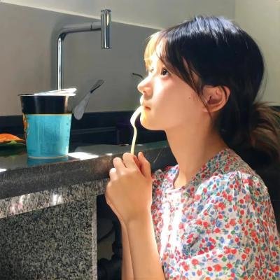 噩兆海报
