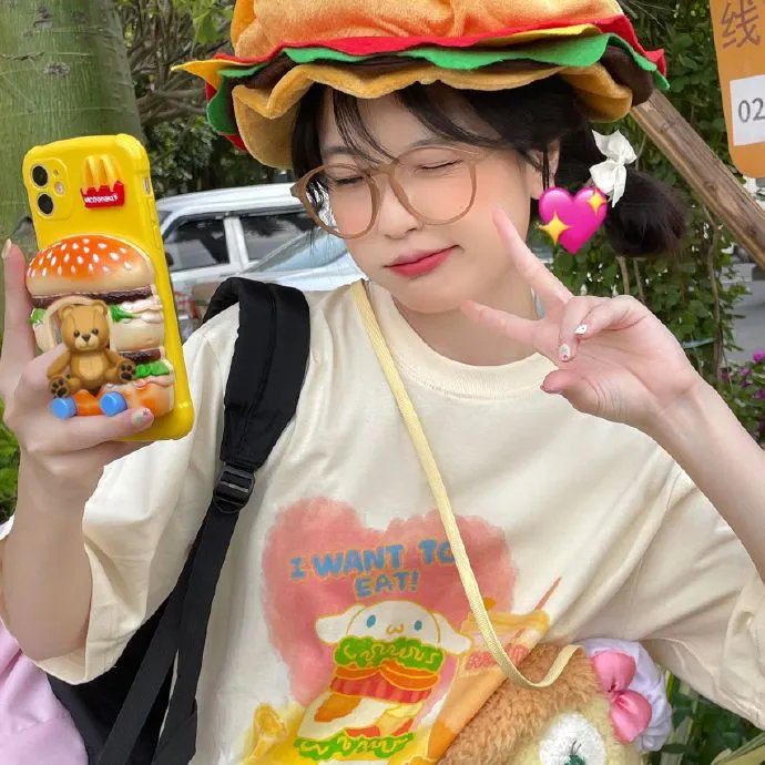 怪物少女妮莫娜海报