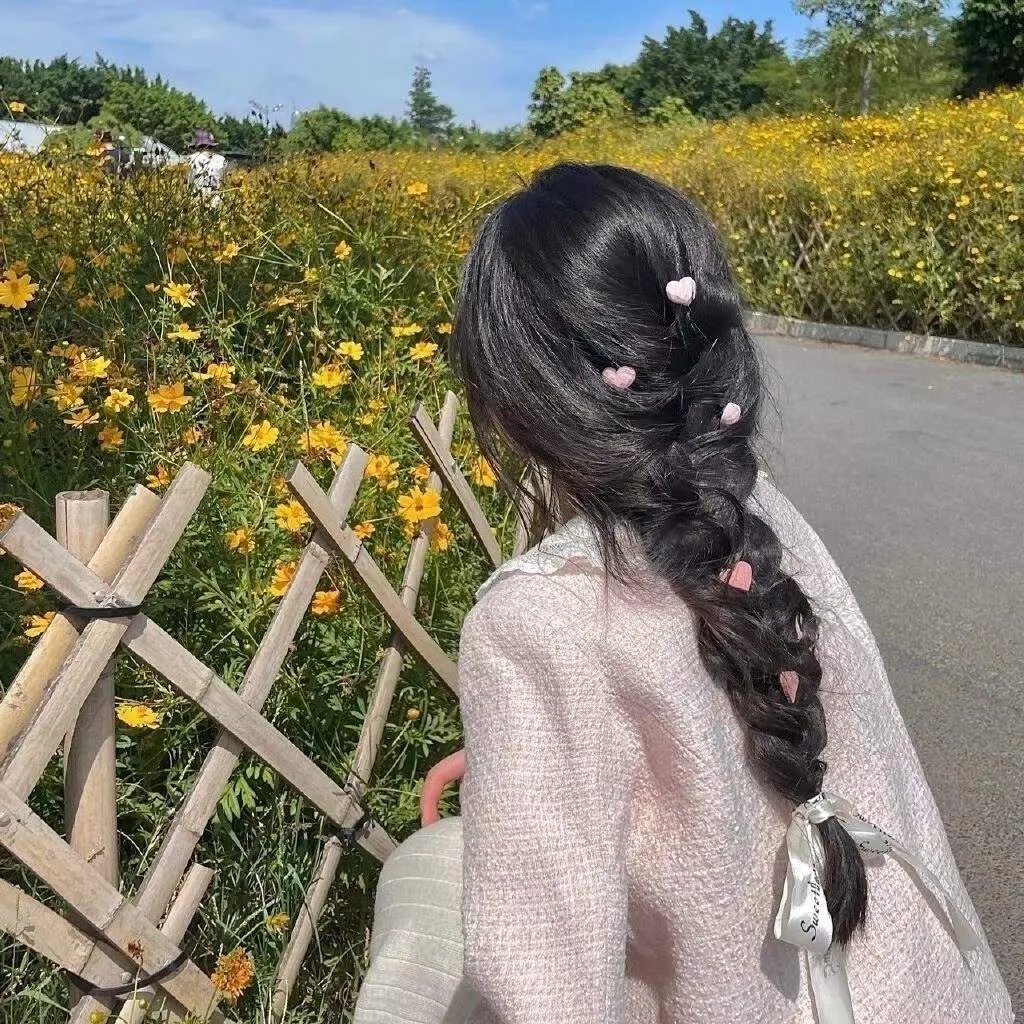 照片中的女孩海报