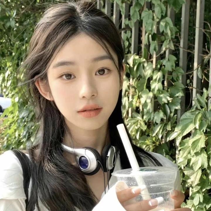 黑暗里的秘密海报